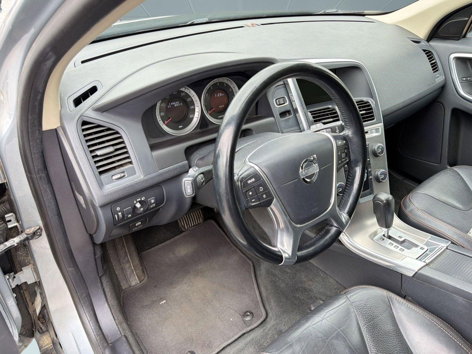 Used 2012 Volvo XC60 3.2 Premier FWD image 4