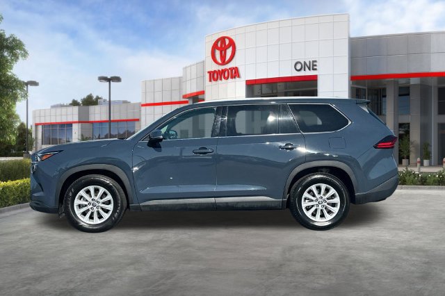 Used 2025 Toyota Grand Highlander AWD image 8