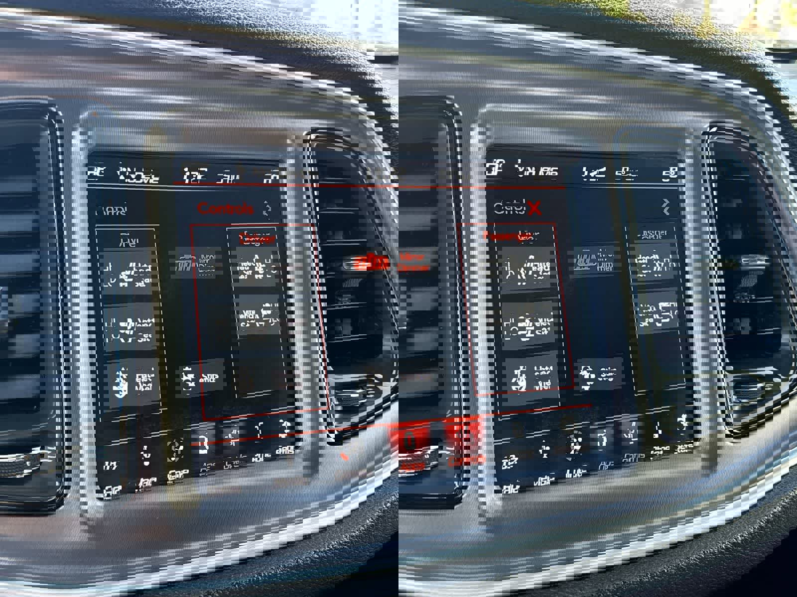 Used 2019 Dodge Challenger SXT w/ Plus Package image 20