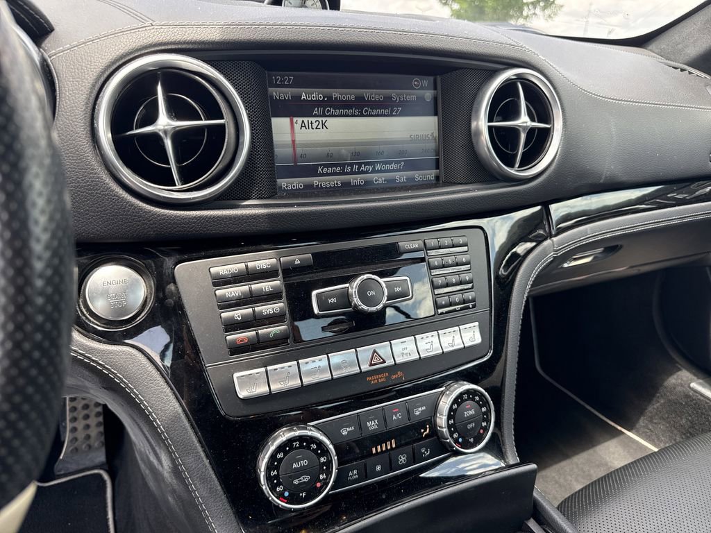 Used 2015 Mercedes-Benz SL 550 image 16