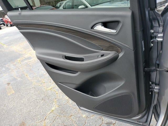 Used 2019 Buick Envision Essence FWD image 17