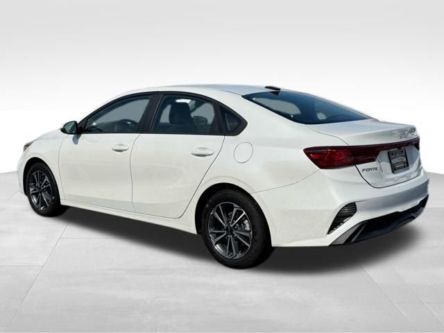 Used 2023 Kia Forte LXS w/ LXS Technology Package image 5