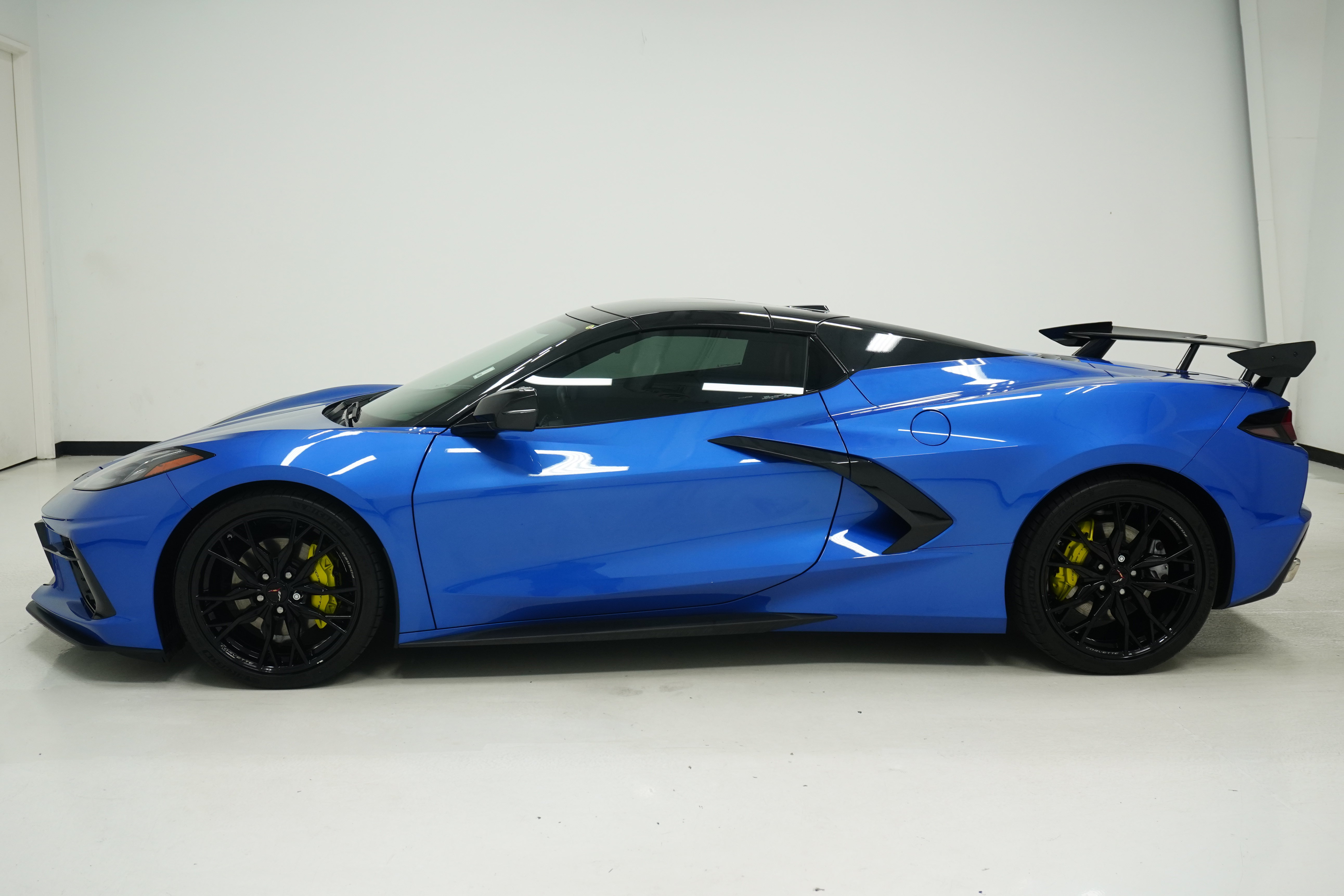 Used 2023 Chevrolet Corvette Stingray Convertible w/ 1LT RWD image 7