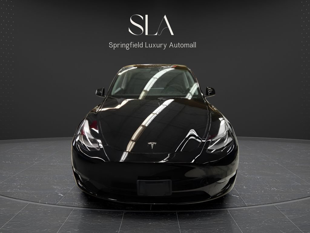Used 2024 Tesla Model Y Long Range AWD/4WD image 3