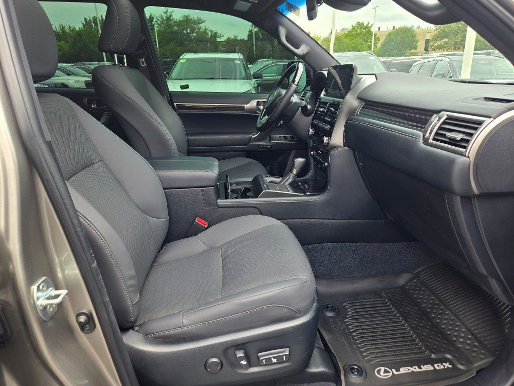 Used 2023 Lexus GX 460 Premium image 5