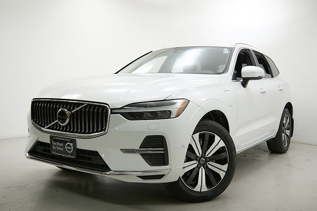 Certified 2023 Volvo XC60 T8 Plus image 1