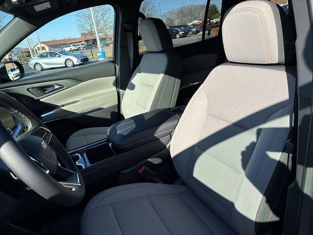 New 2026 Chevrolet Traverse LT w/ Sun and Wheel Package image 11