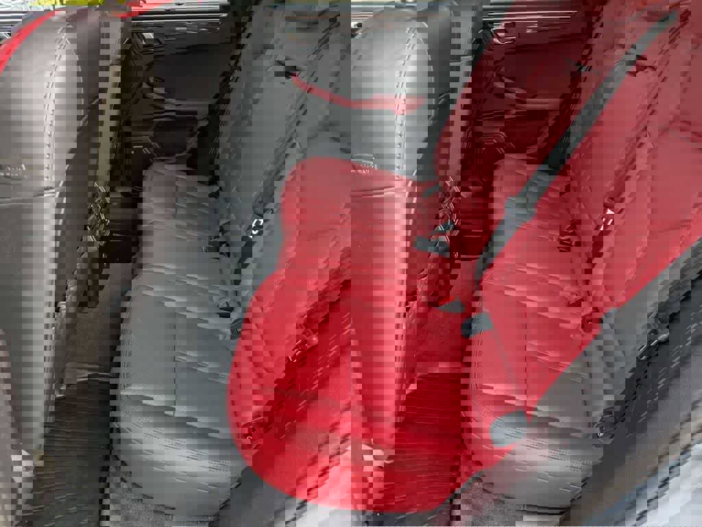 Used 2021 Porsche Macan GTS AWD/4WD image 19