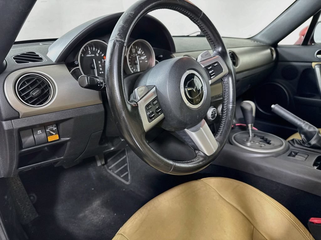 Used 2012 MAZDA MX-5 Miata Grand Touring RWD image 9