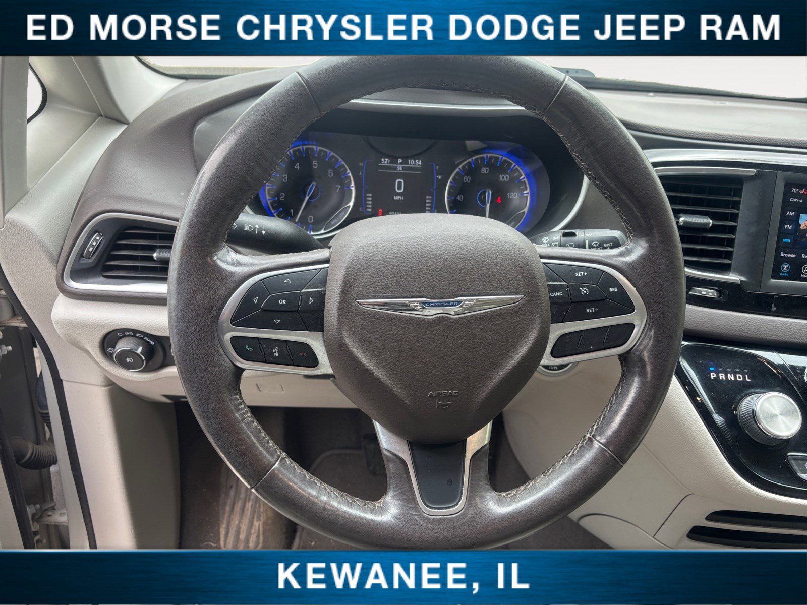 Used 2019 Chrysler Pacifica Touring-L FWD image 12