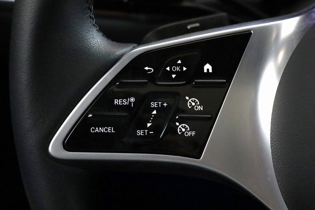 Certified 2025 Mercedes-Benz GLC 300 4MATIC image 4