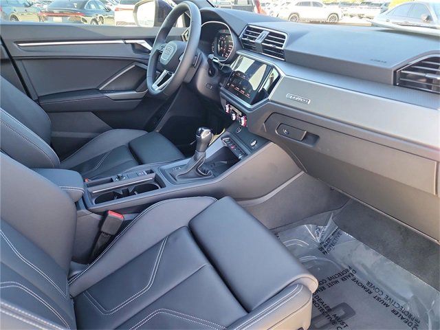 New 2025 Audi Q3 2.0T Premium image 28
