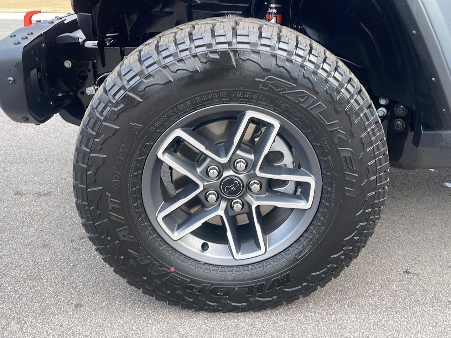 New 2026 Jeep Gladiator Mojave w/ Steel Bumper Group AWD/4WD image 9