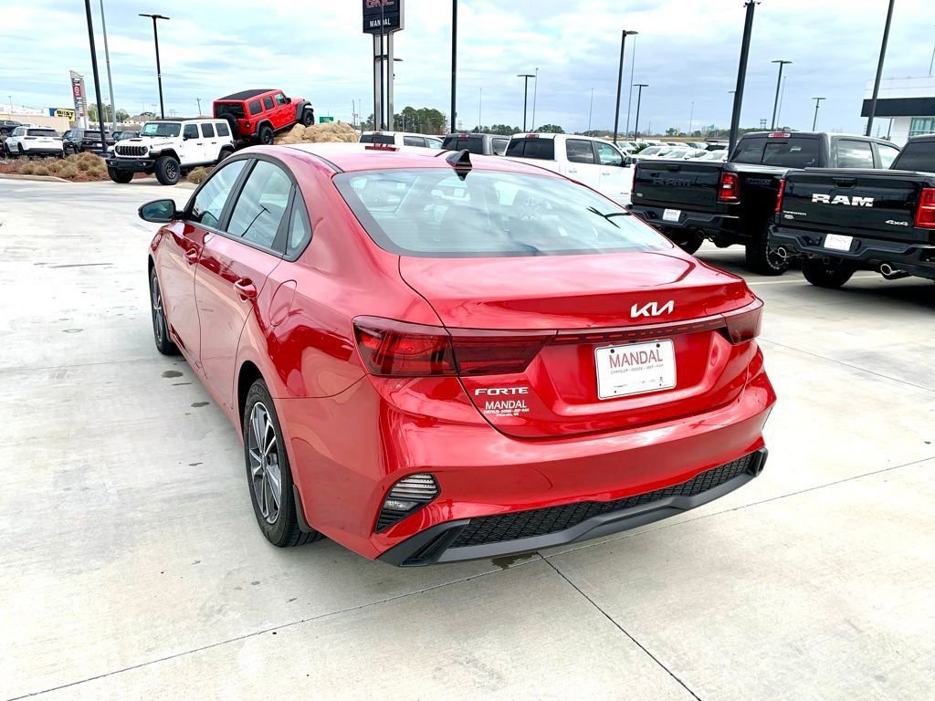 Used 2024 Kia Forte LXS w/ LXS Technology Package image 8