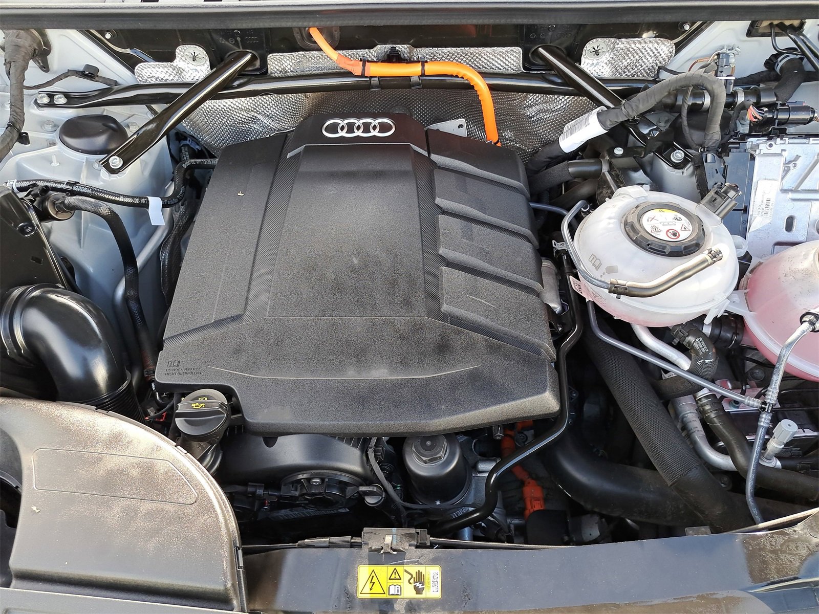 Used 2023 Audi Q5 e Premium w/ Convenience Package image 34