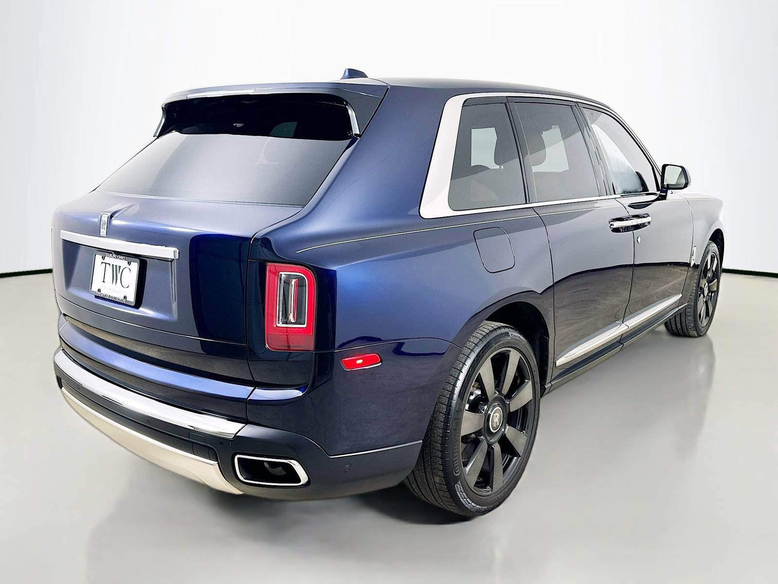 Used 2019 Rolls-Royce Cullinan AWD/4WD image 9