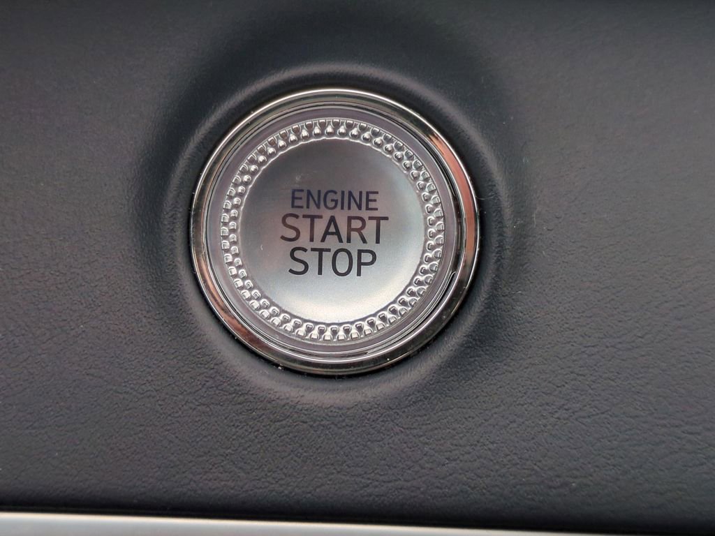 Used 2025 Genesis GV70 3.5T Sport image 25