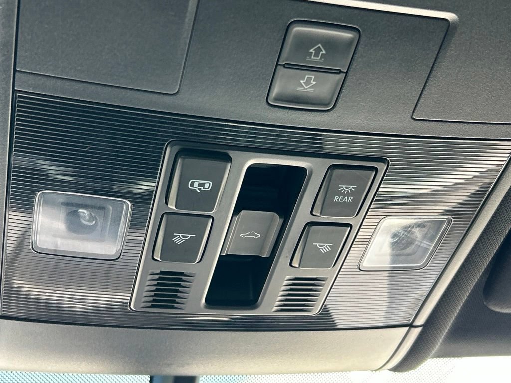 Used 2020 Volkswagen Atlas Cross Sport SE w/ Panoramic Sunroof Package FWD image 41