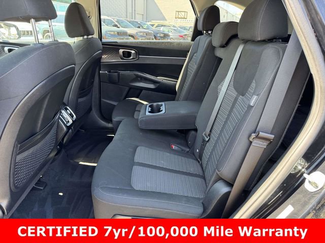 Used 2024 Kia Sorento LX image 10