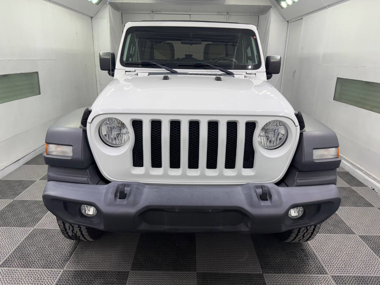 Used 2018 Jeep Wrangler Unlimited Sport S image 10