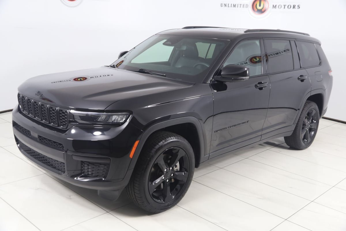 Used 2024 Jeep Grand Cherokee L Altitude AWD/4WD image 20