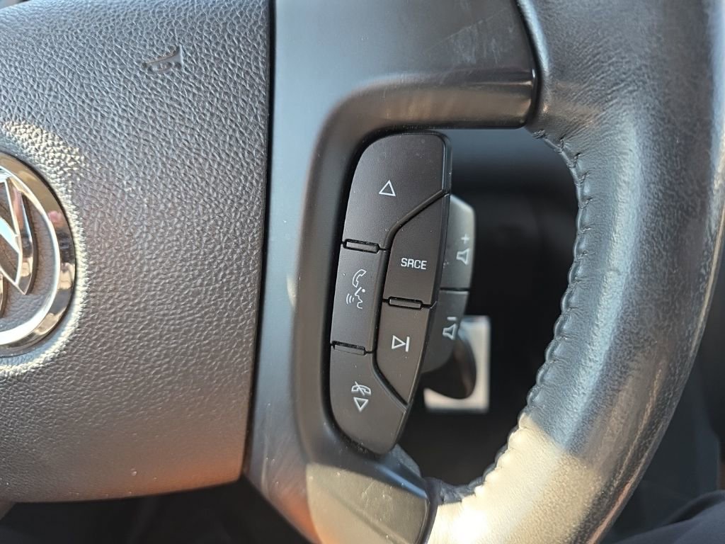 Used 2011 Buick Enclave CXL image 26