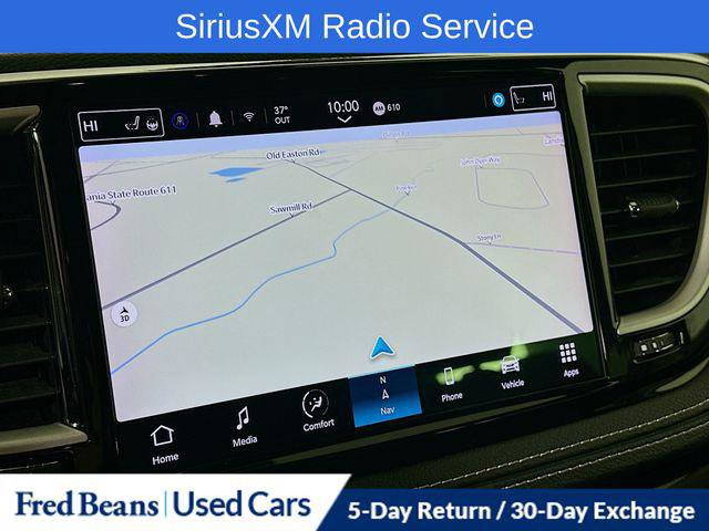 Certified 2022 Chrysler Pacifica Touring-L w/ Uconnect Theater Family Group image 15