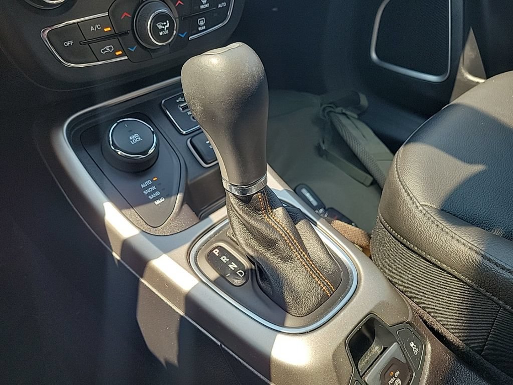 Used 2019 Jeep Compass Latitude w/ Popular Equipment Group AWD/4WD image 28