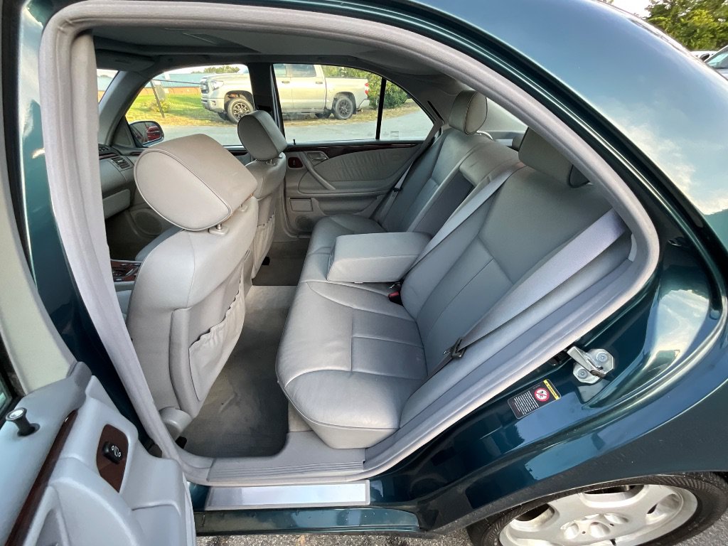 Used 2000 Mercedes-Benz E 430 Sedan image 20