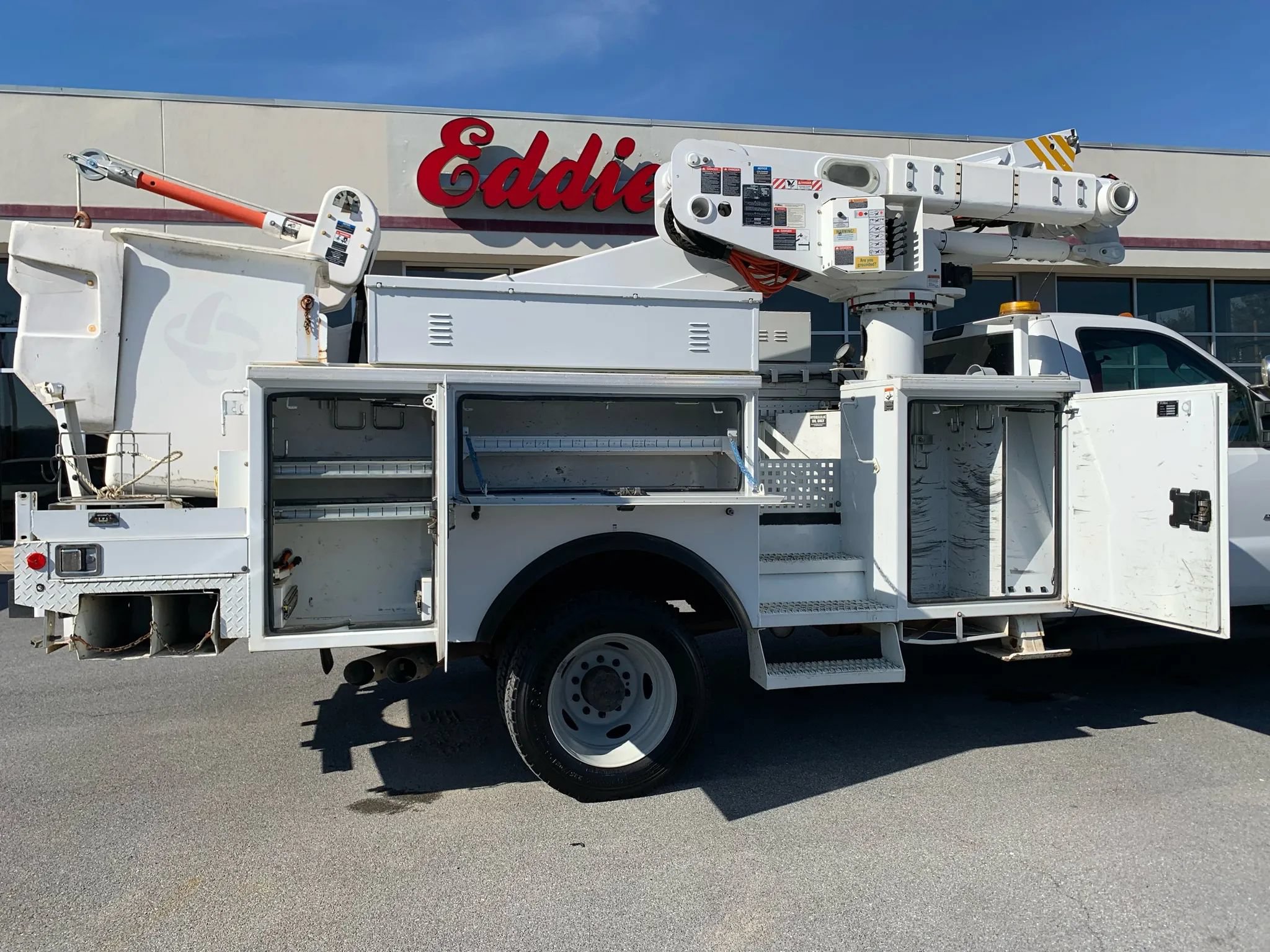 Used 2016 Ford F550 4x4 Regular Cab Super Duty image 31