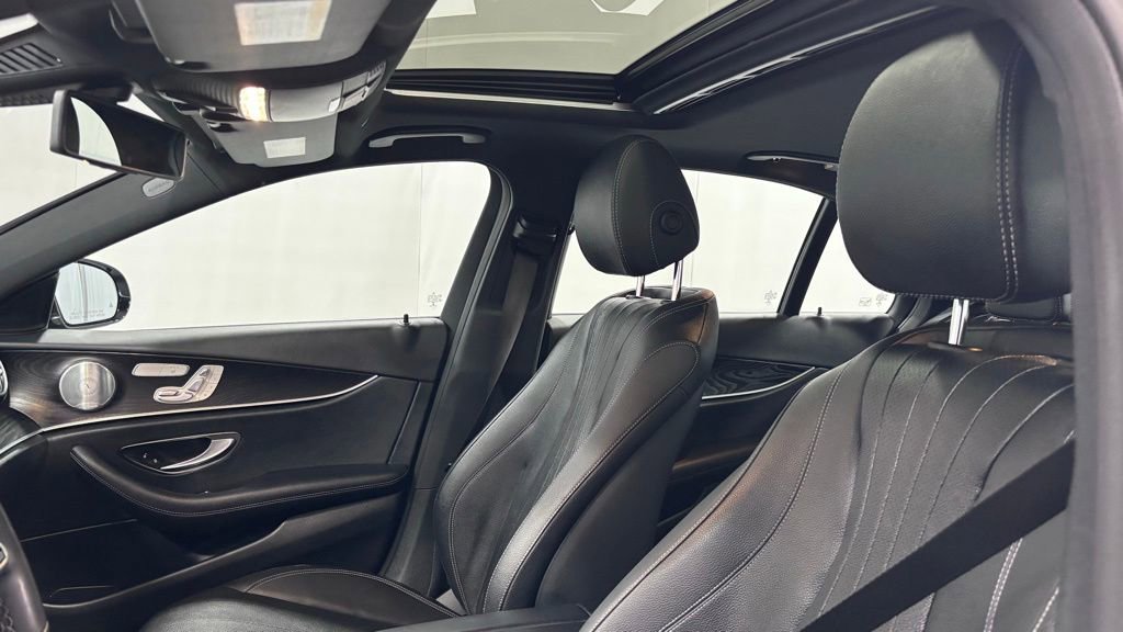 Used 2019 Mercedes-Benz E 300 4MATIC image 12