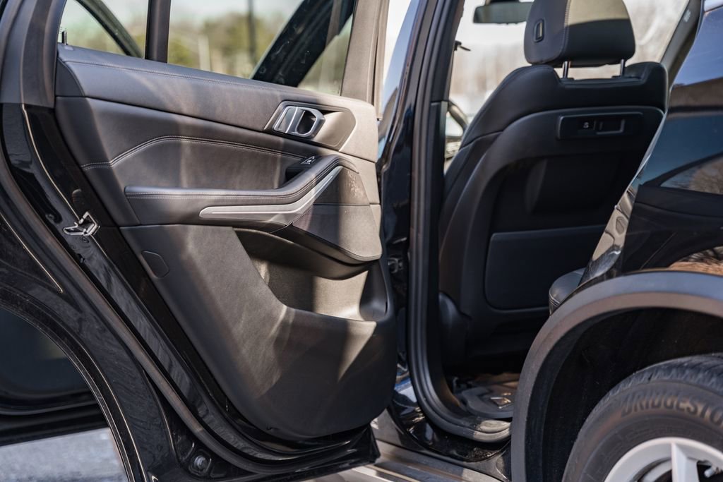 Used 2022 BMW X5 xDrive40i AWD/4WD image 37