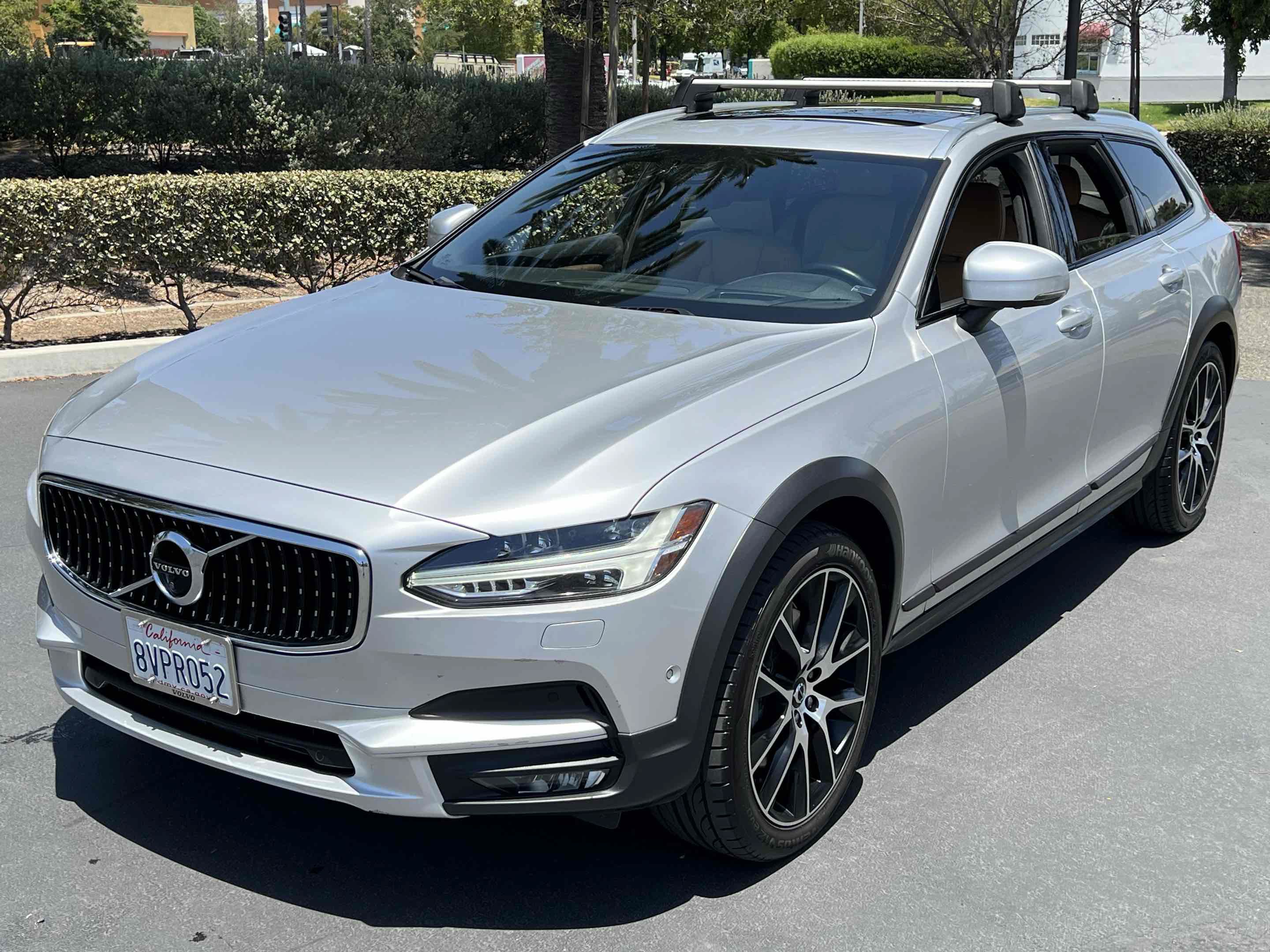 Used 2020 Volvo V90 T6 Cross Country AWD/4WD image 13