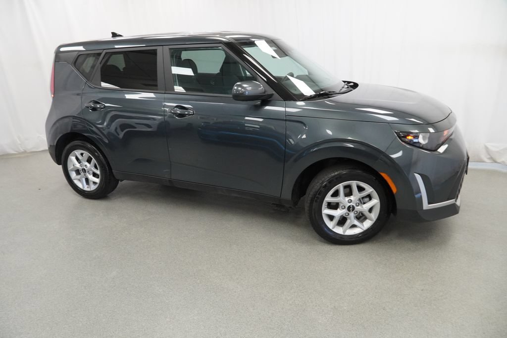 Used 2025 Kia Soul LX w/ LX Technology Package FWD image 6