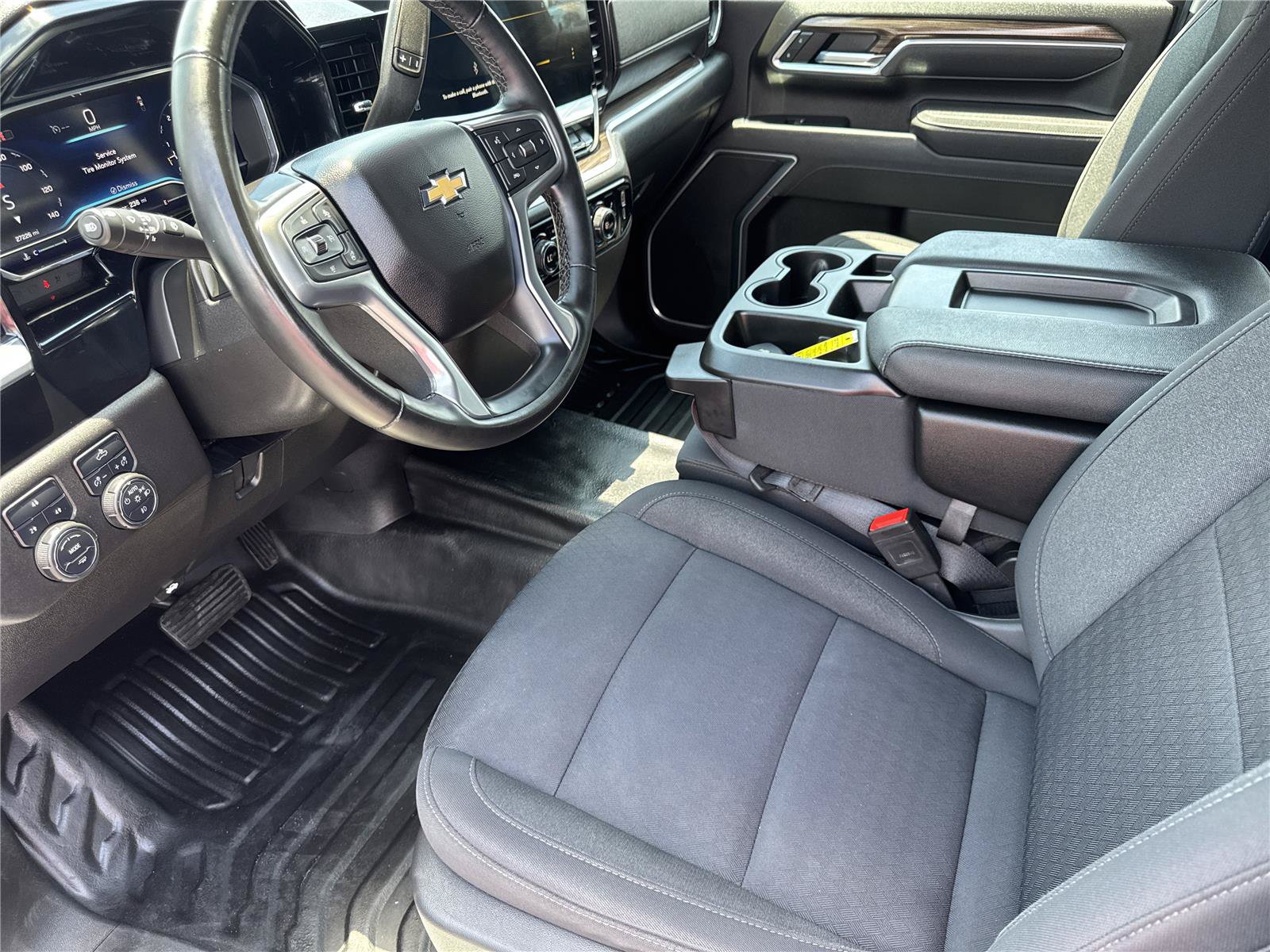 Used 2025 Chevrolet Silverado 2500 LT w/ Convenience Package AWD/4WD image 11