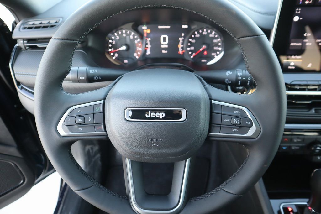 New 2026 Jeep Compass Latitude image 3