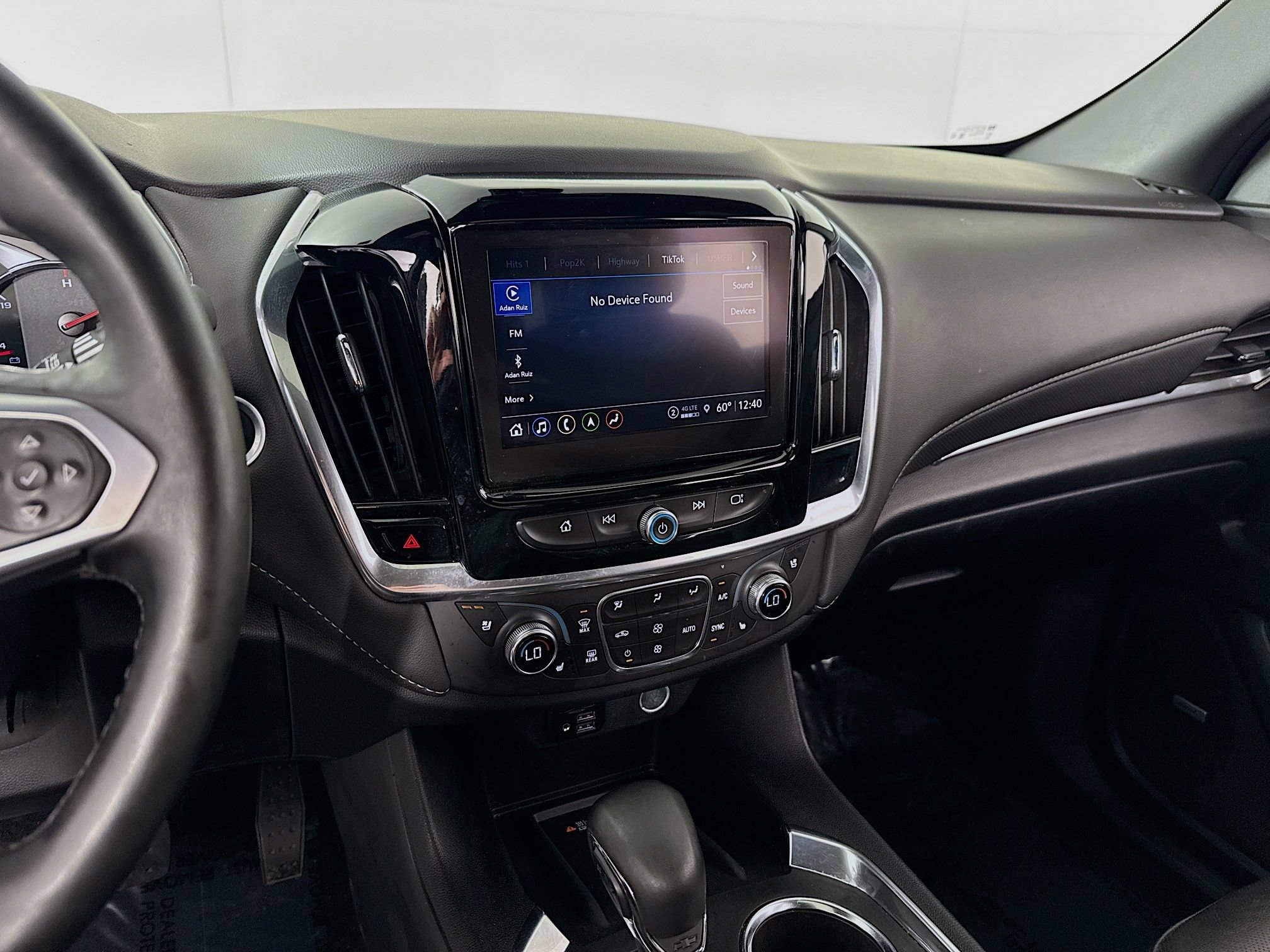 Used 2024 Chevrolet Traverse Premier w/ Redline Edition AWD/4WD image 16