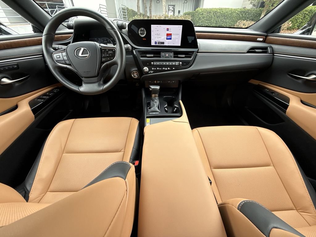 Used 2025 Lexus ES 350 w/ Premium Package image 19