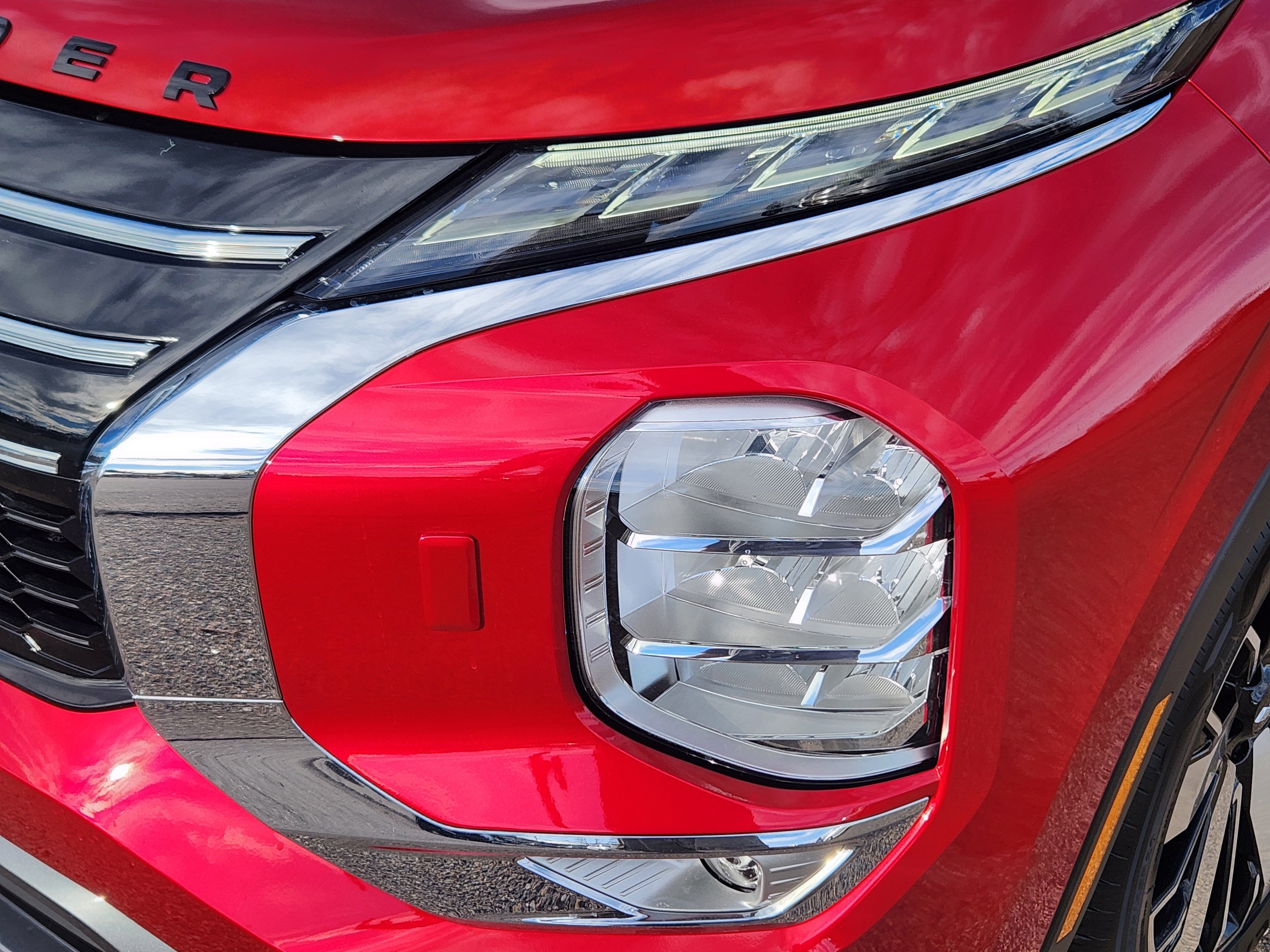 New 2026 Mitsubishi Outlander SEL image 5