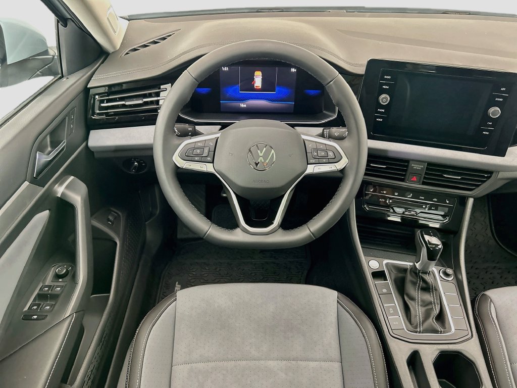 New 2027 Volkswagen Jetta SE FWD image 10