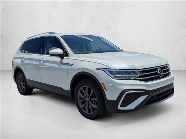 Used 2023 Volkswagen Tiguan SE w/ Panoramic Sunroof Package FWD video 3