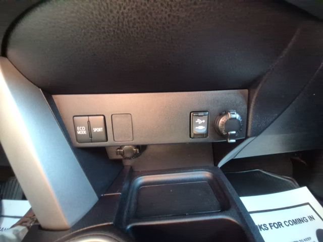 Used 2017 Toyota RAV4 LE image 24