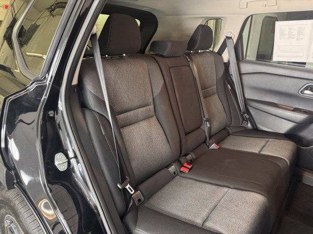 Used 2024 Nissan Rogue SV FWD image 27