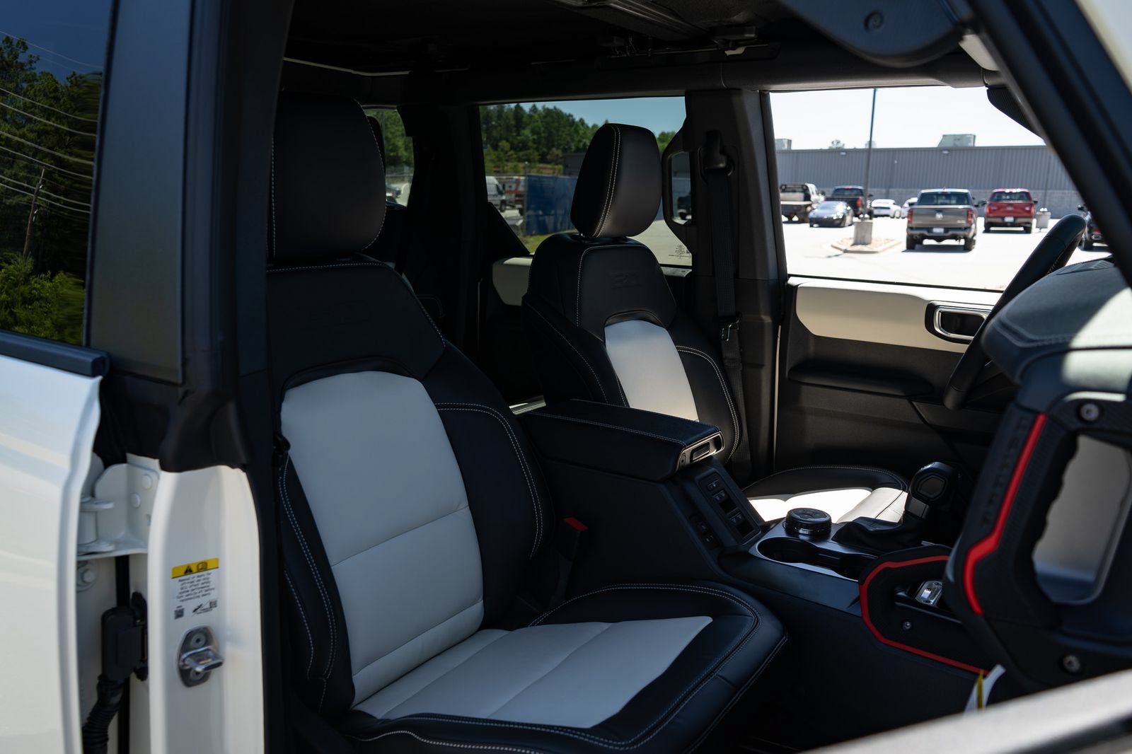 New 2026 Ford Bronco Outer Banks w/ Sasquatch Package AWD/4WD image 39