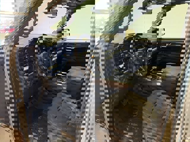 New 2026 Chevrolet Silverado 1500 High Country image 9