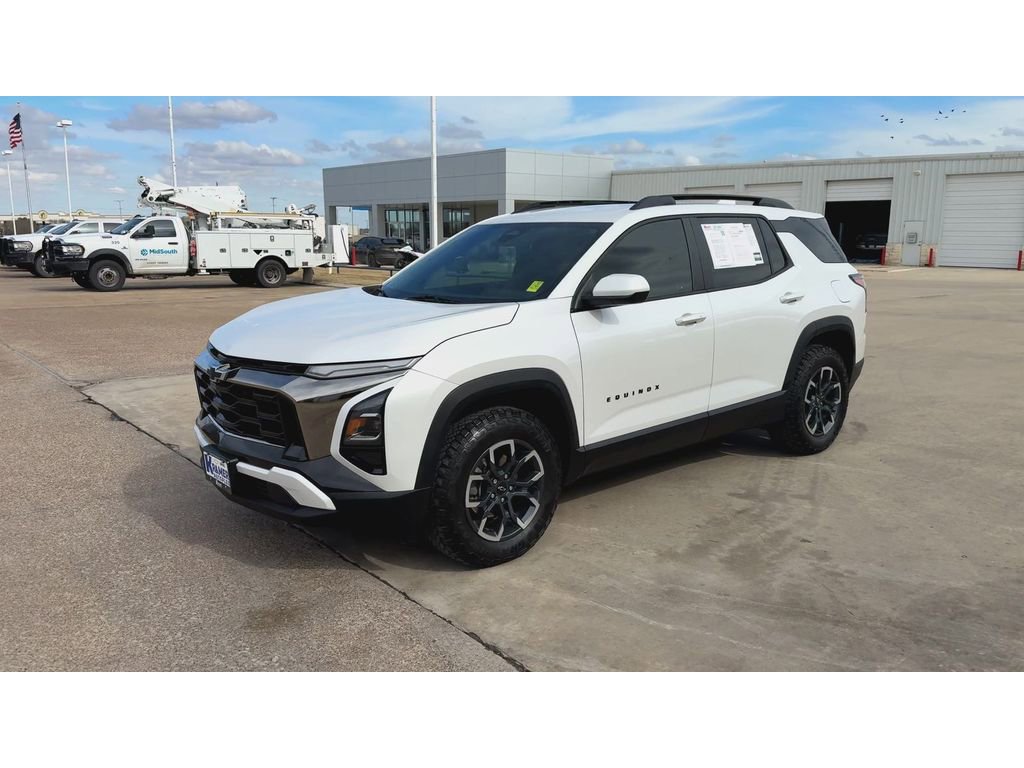 Used 2025 Chevrolet Equinox ACTIV image 4