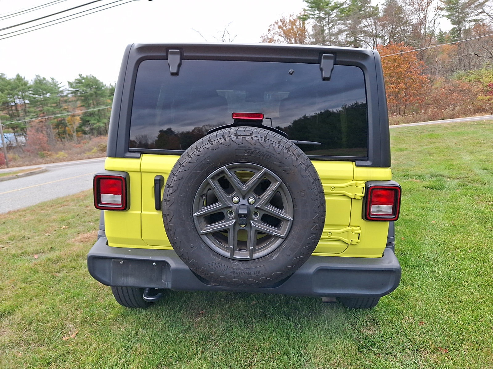 Used 2024 Jeep Wrangler Sport S image 9