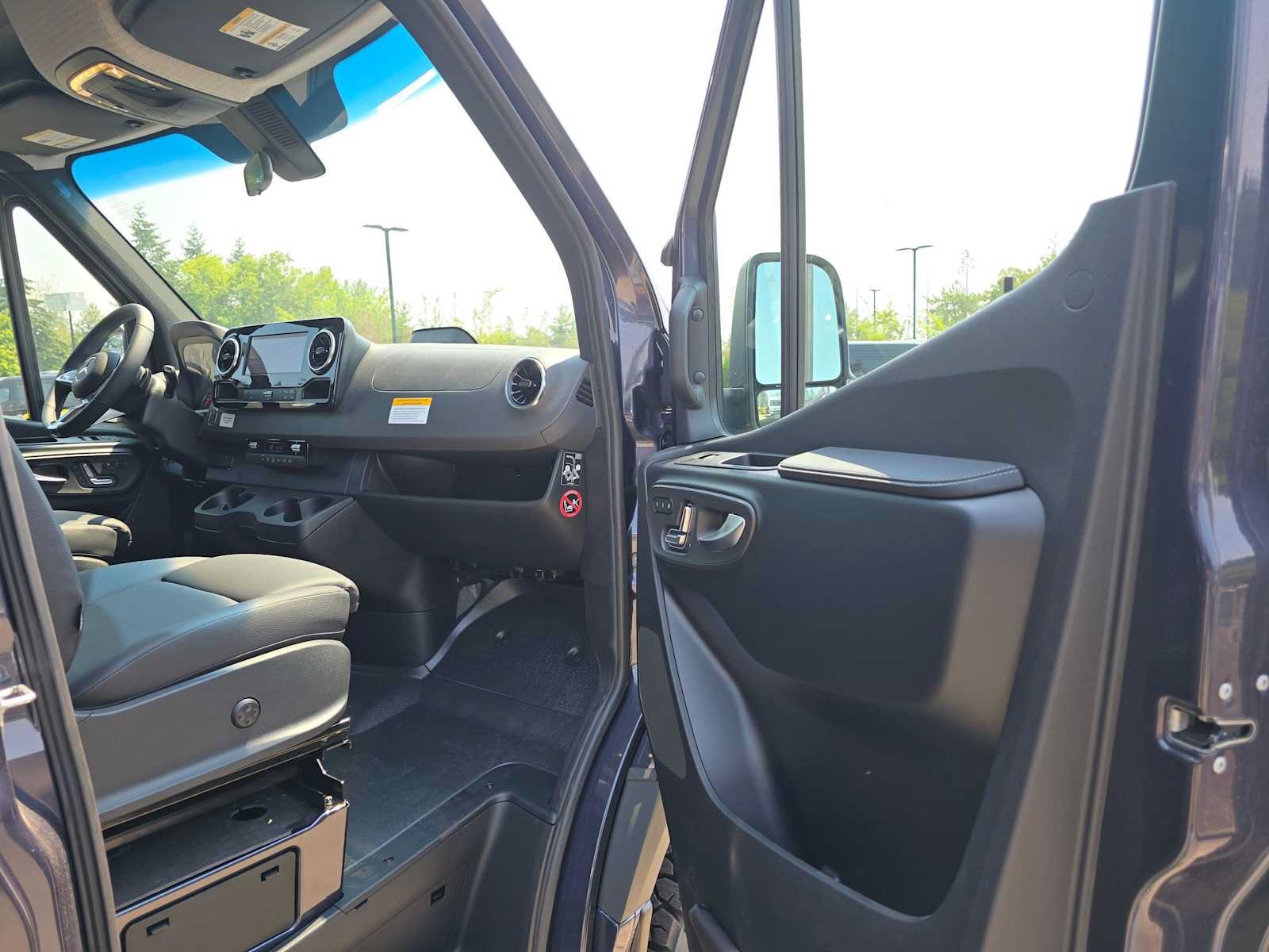 Used 2026 Mercedes-Benz Sprinter 2500 image 10
