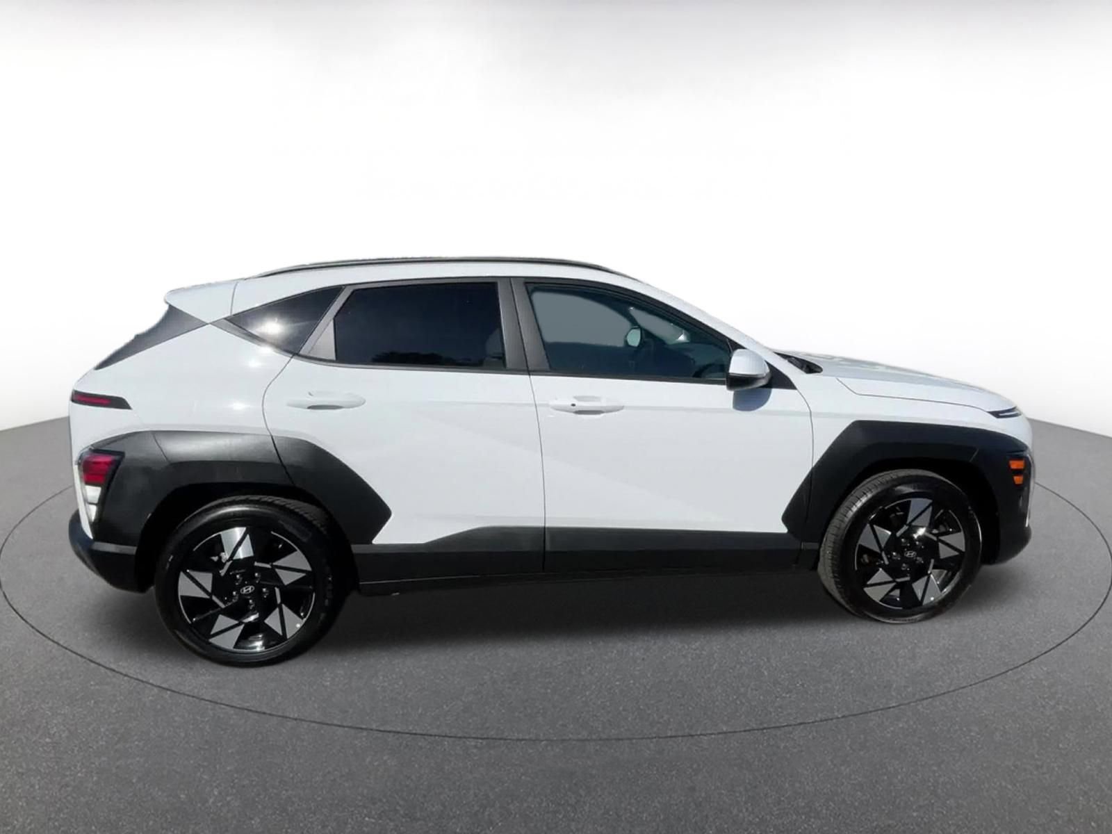 Used 2025 Hyundai Kona SEL FWD image 16