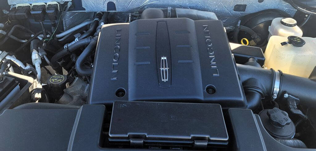 Used 2014 Lincoln Navigator L 2WD image 22